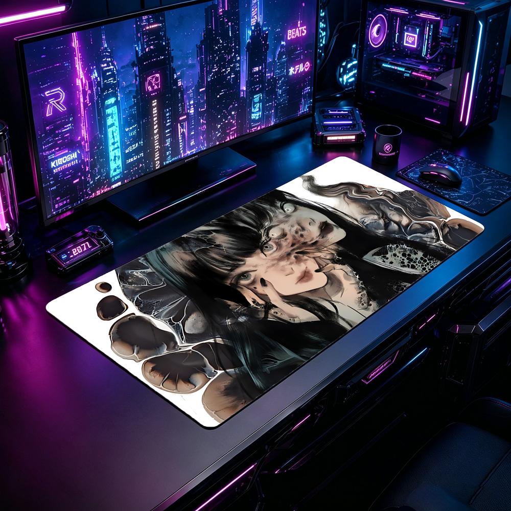Gaming Mouse Pad JJunji Ito Co - Desk Setup With Laptop のレビューと価格