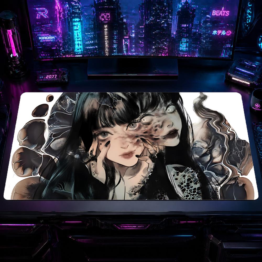 Gaming Mouse Pad JJunji Ito Co - Desk Setup With Laptop のレビューと価格
