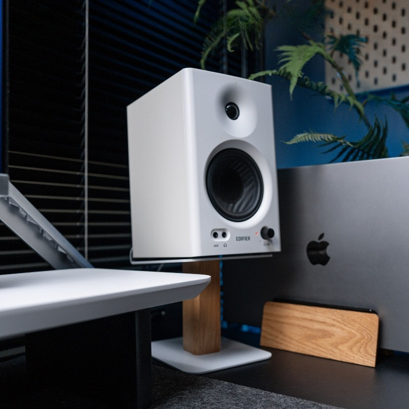 Walnut / Oak Wood Speaker Stan - Desk Setup Oak のレビューと価格
