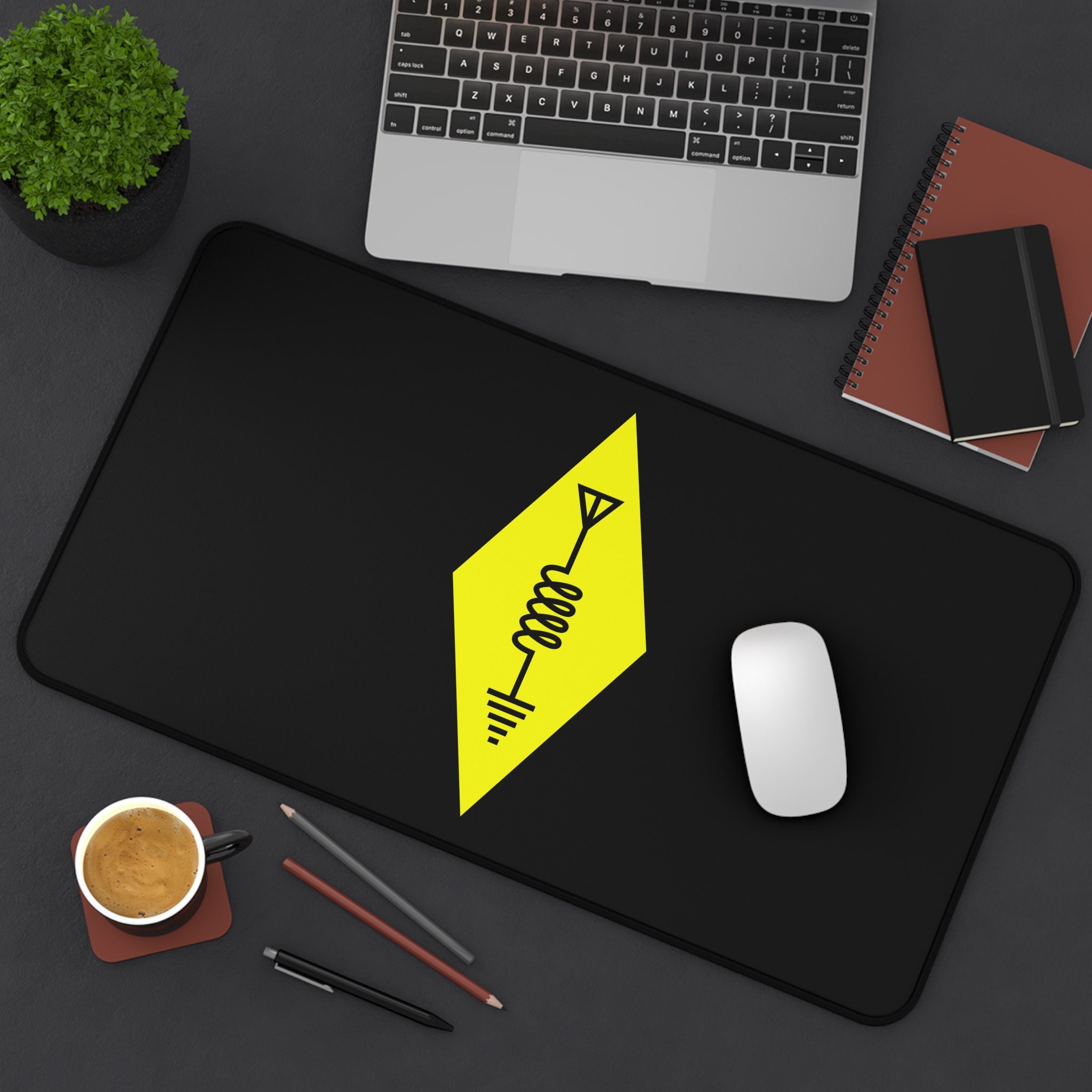 Amateur Radio Symbol Table Mat - Desk Setup Black のレビューと価格