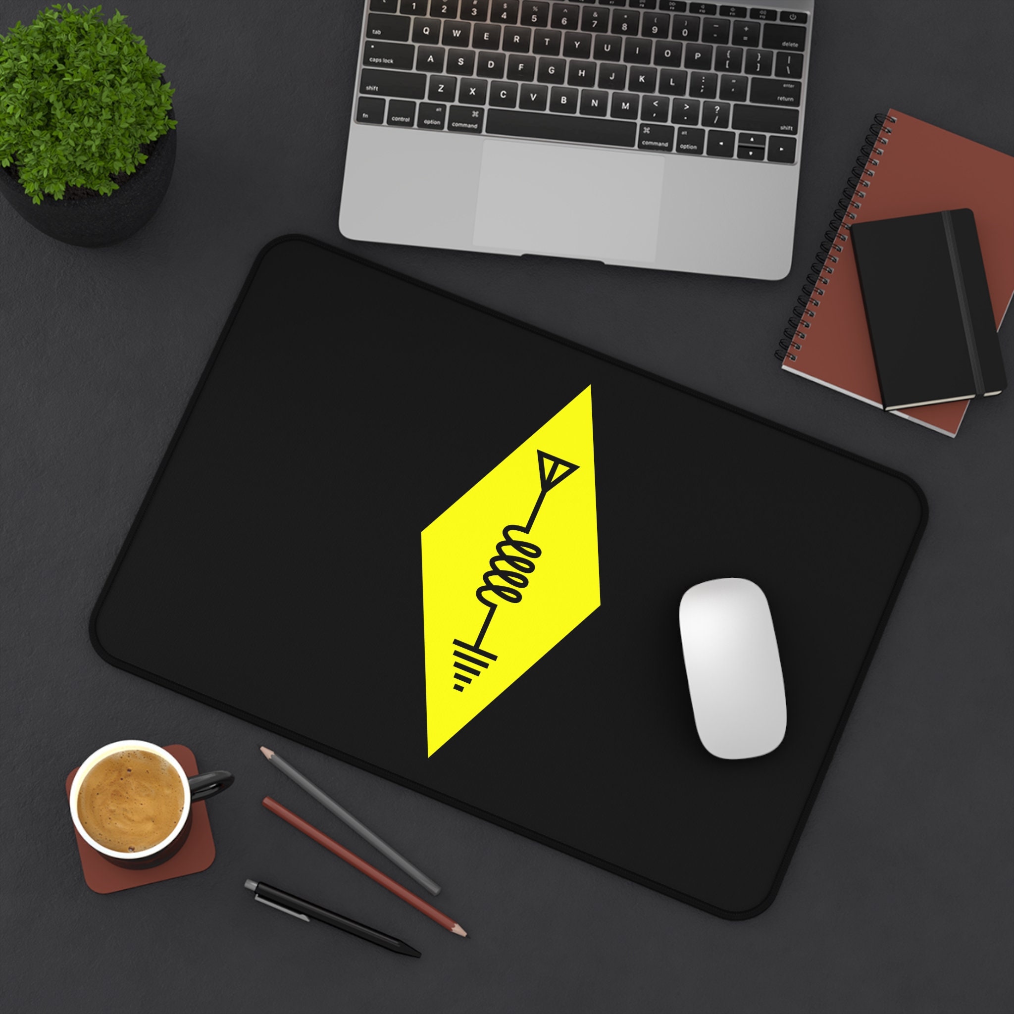 Amateur Radio Symbol Table Mat - Desk Setup Black のレビューと価格