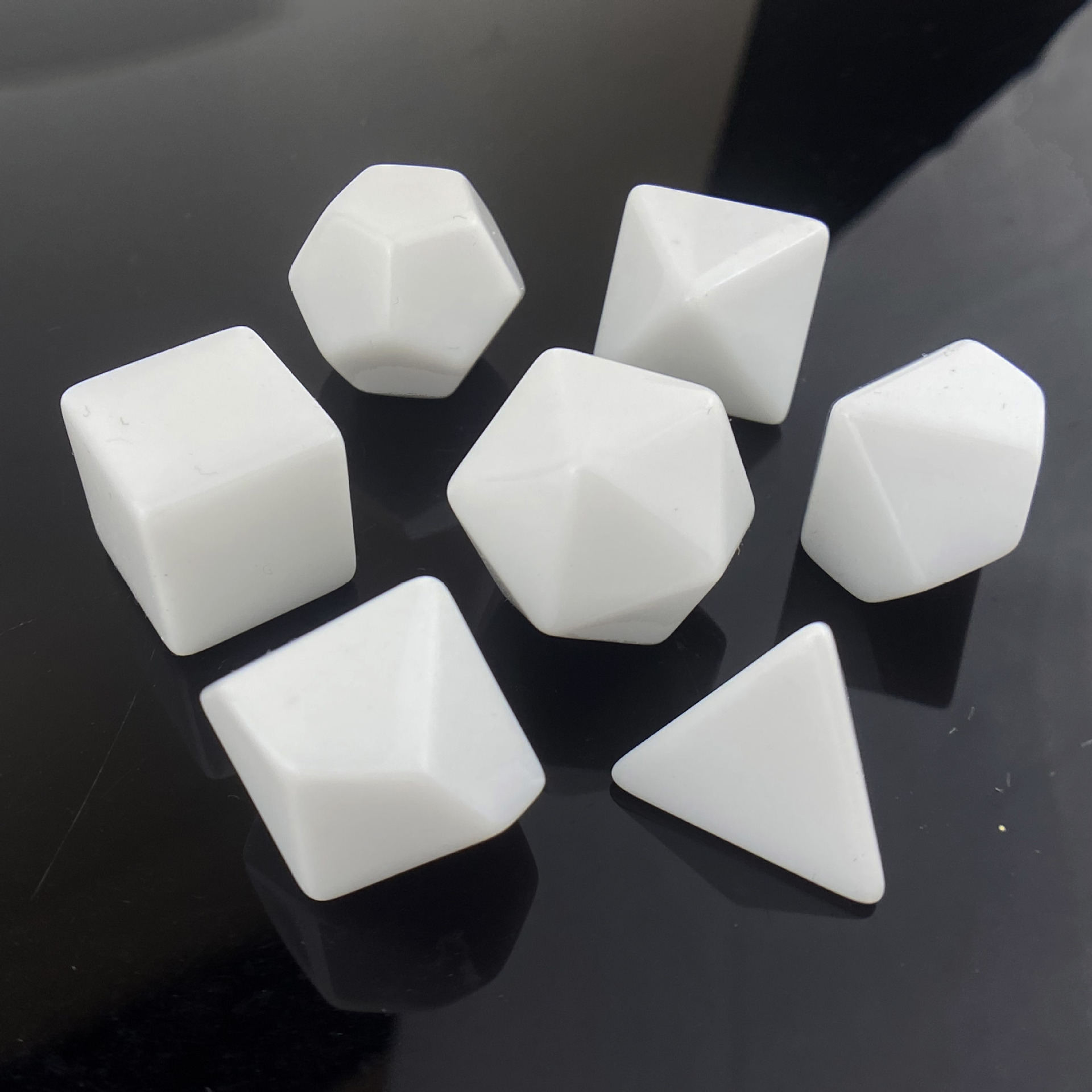 7 Pcs Set of Black White Blank - Desk Setup Black のレビューと価格