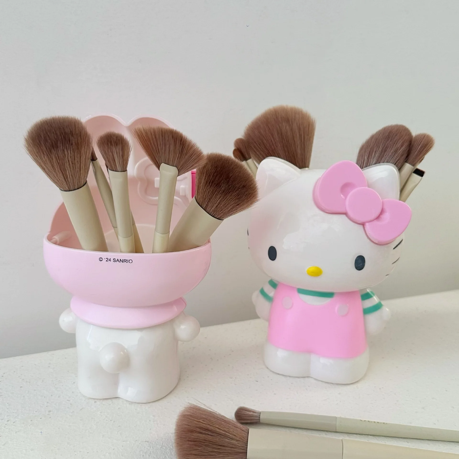 My Melody Hello Kitty Makeup B - Cable Box Organizer のレビューと価格